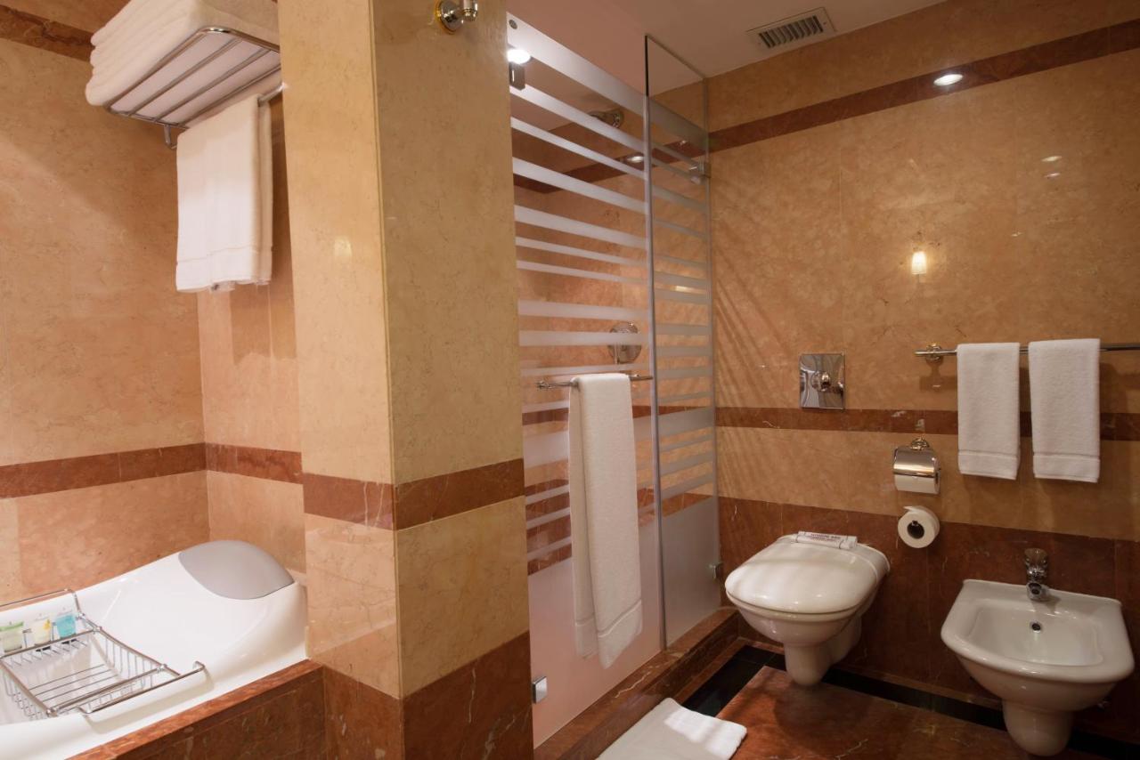 Holiday Inn Kuwait Al Thuraya City