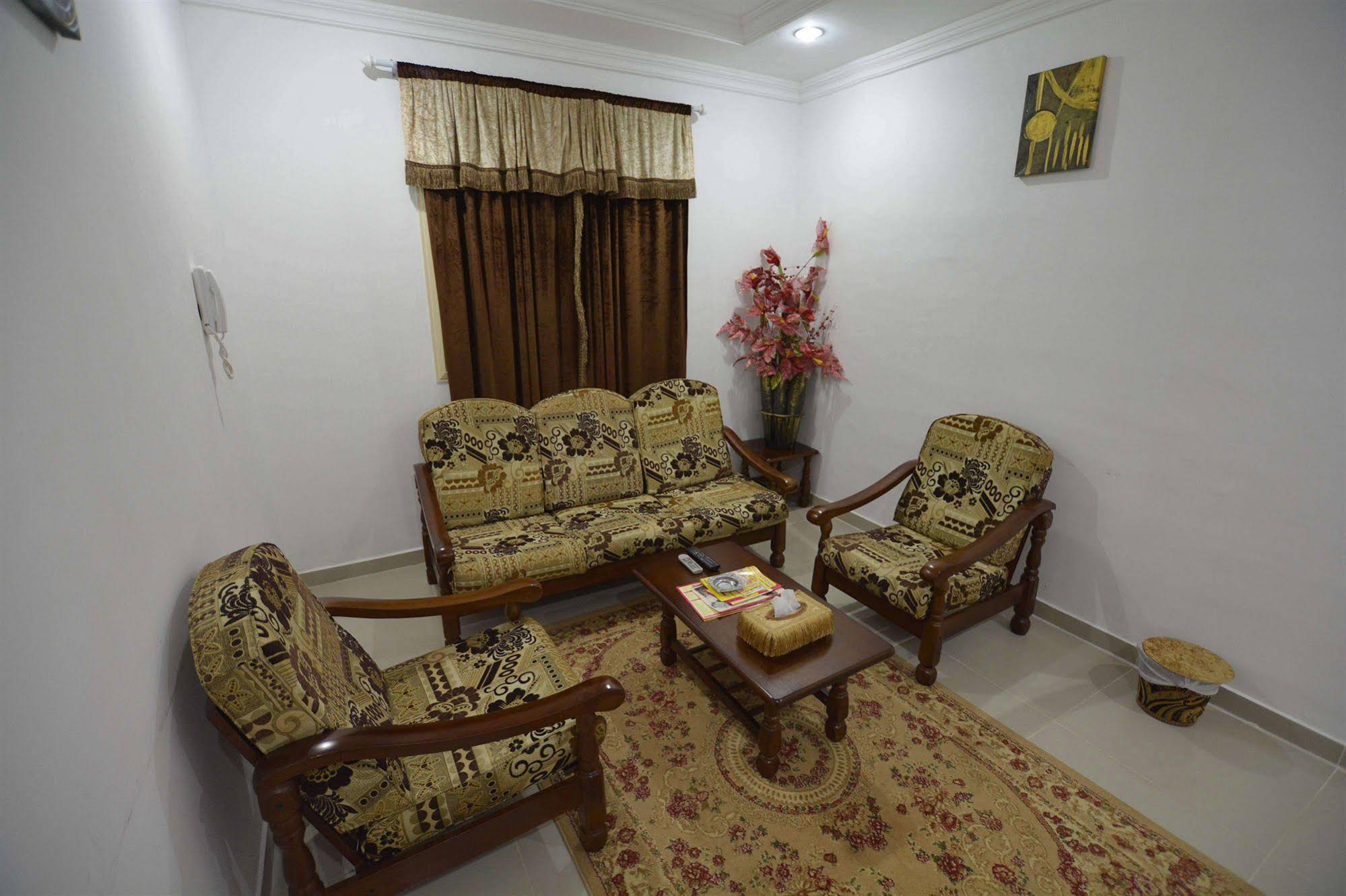 Leader Apartments