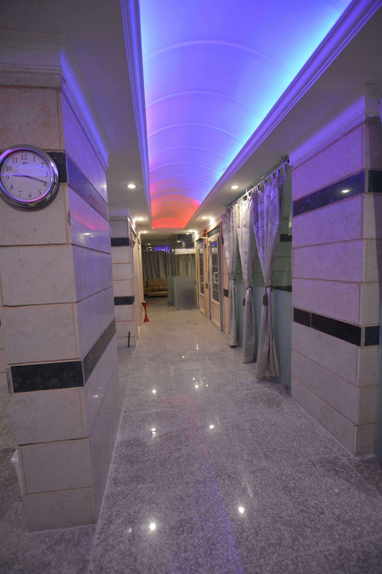Leader Apartments