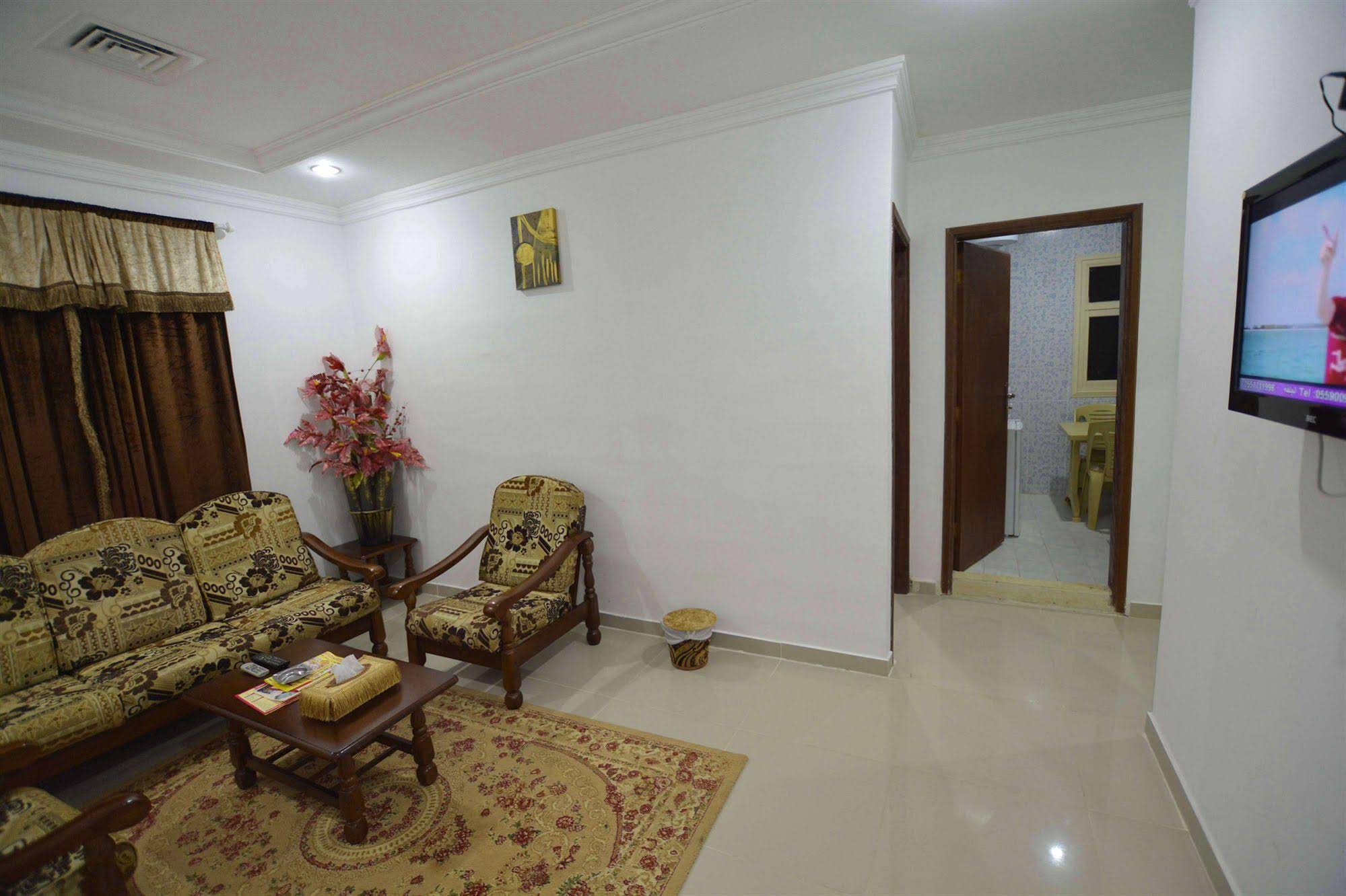 Leader Apartments