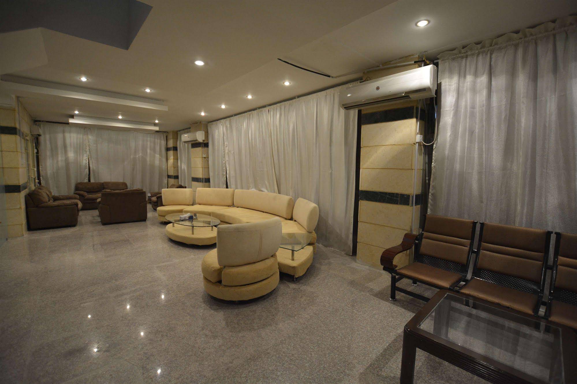 Leader Apartments