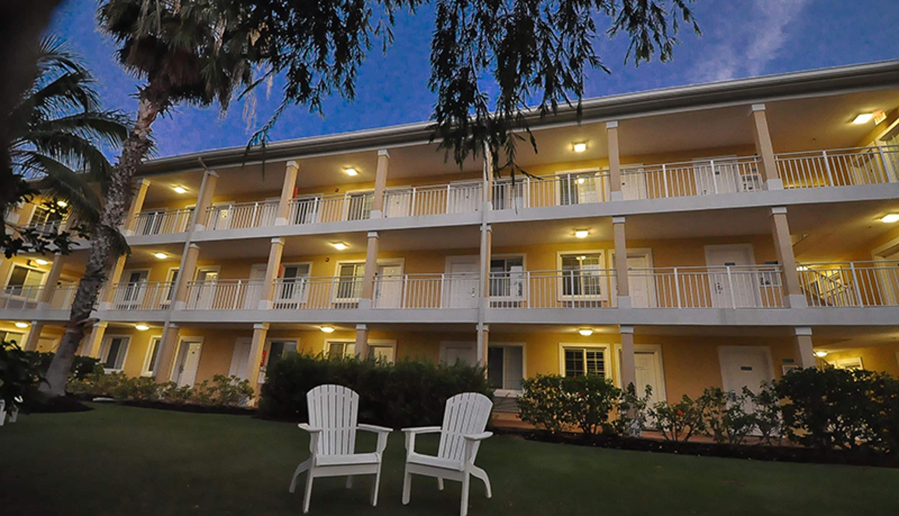 Sunshine Suites Resort