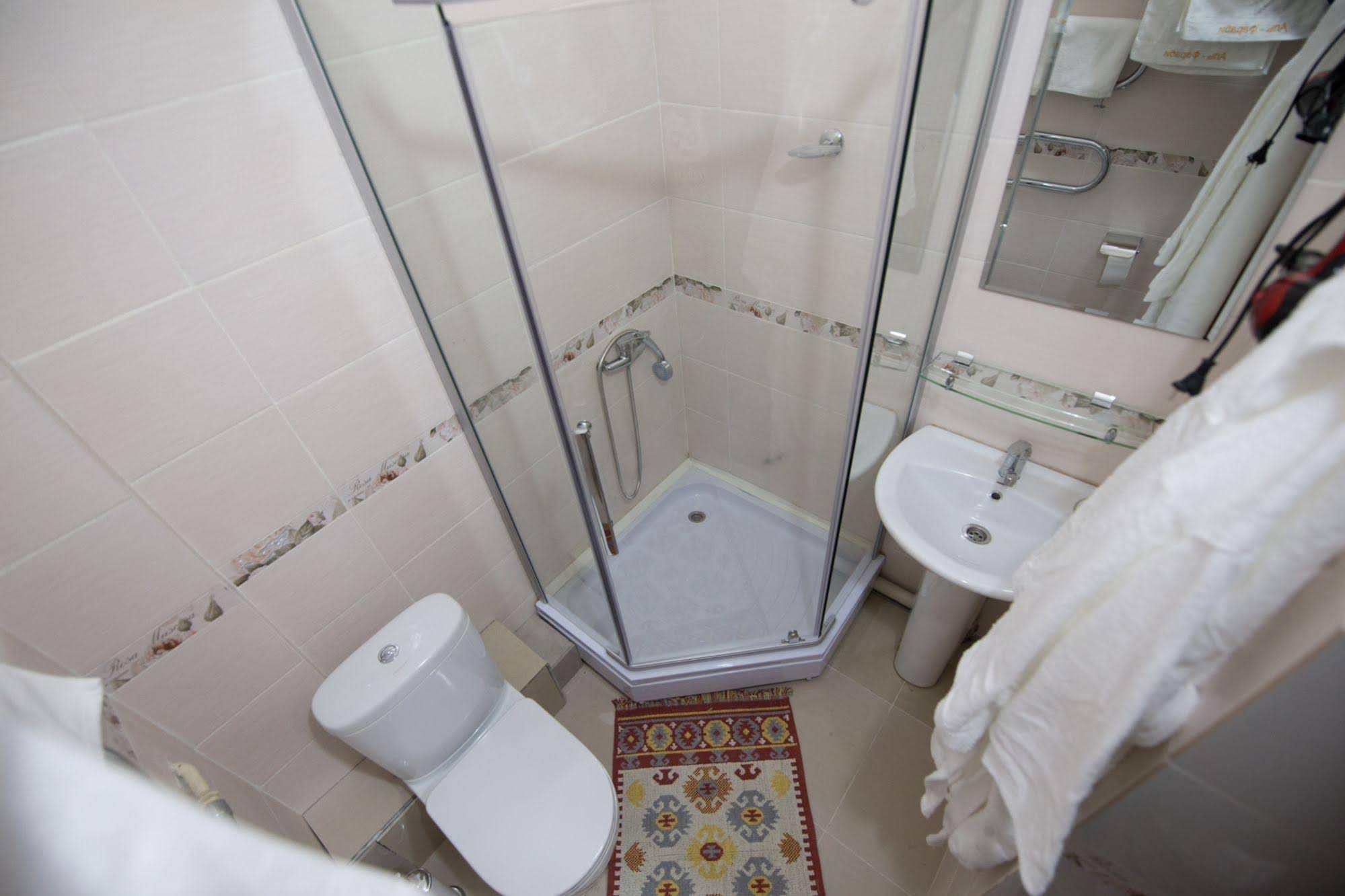 Al Farabi Hotel