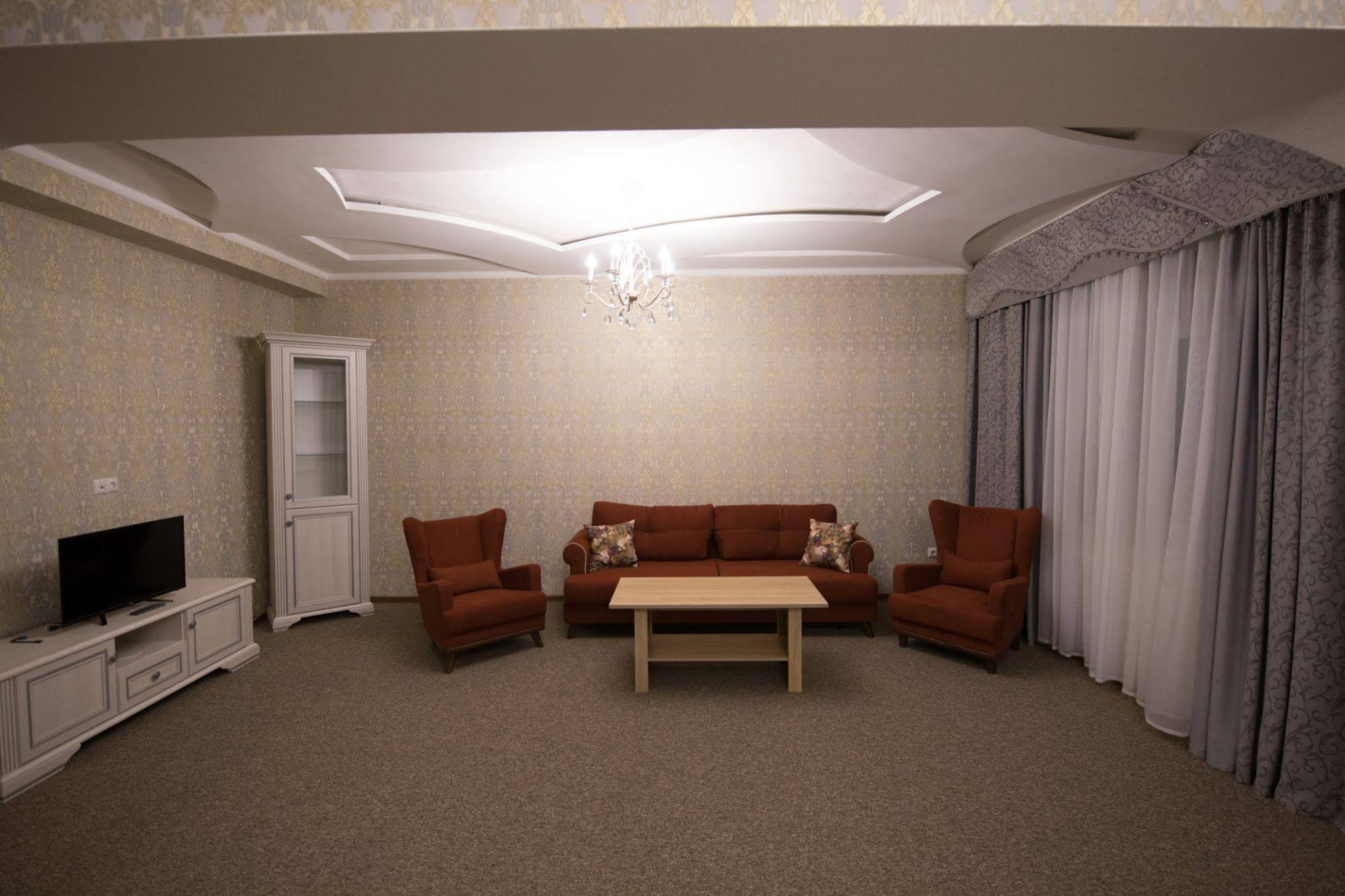 Al Farabi Hotel