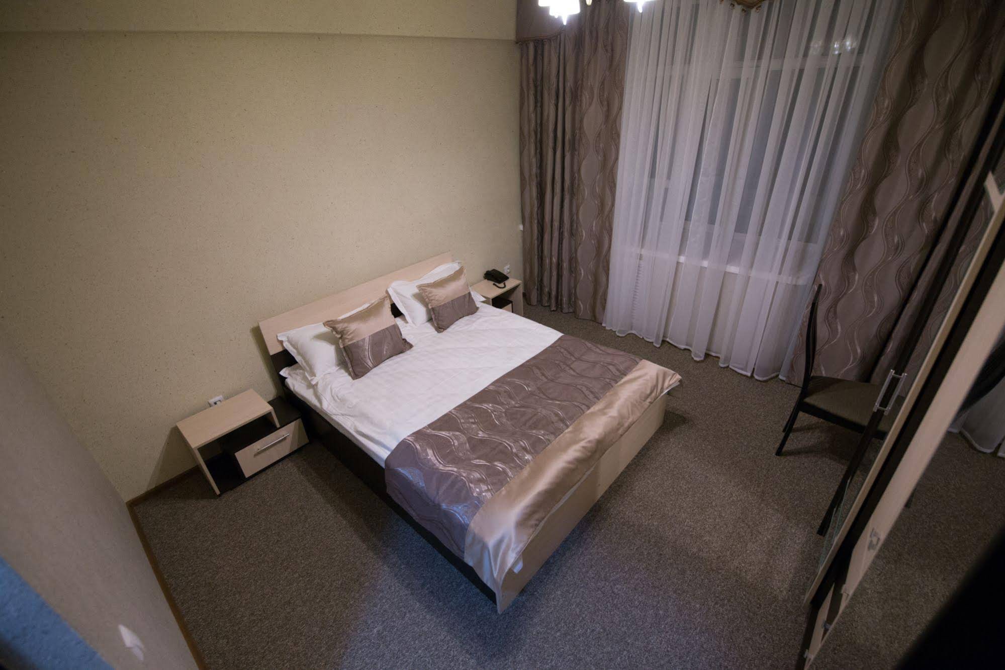 Al Farabi Hotel