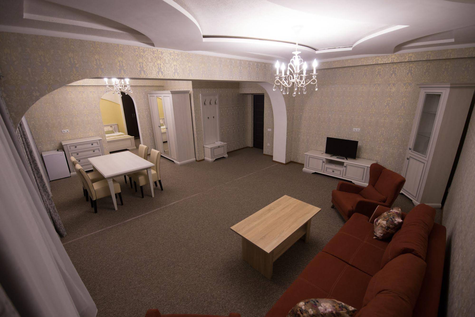 Al Farabi Hotel