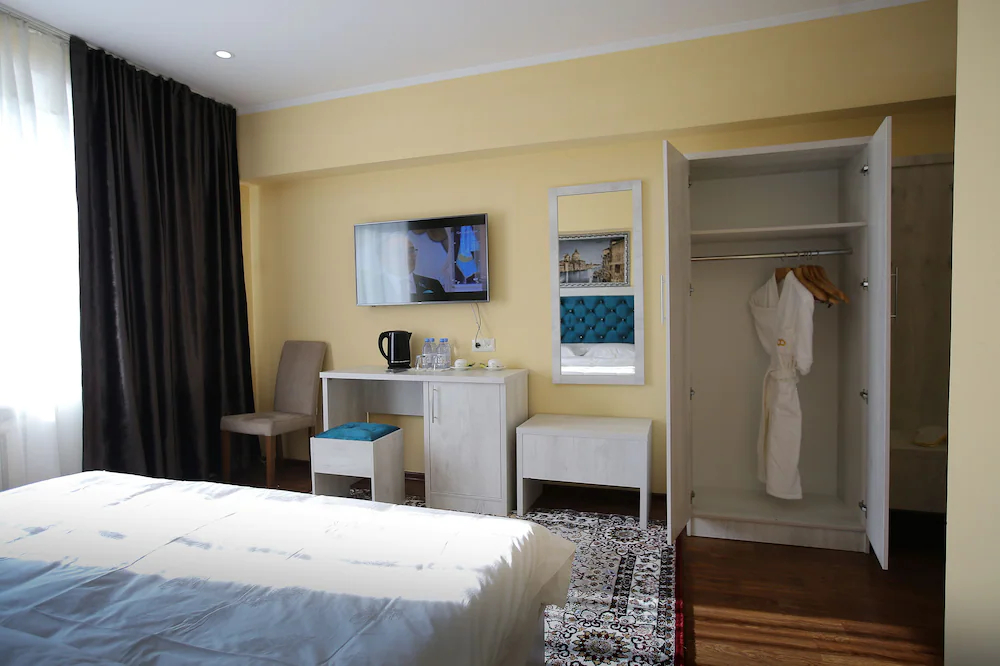 Altai Business Hotel