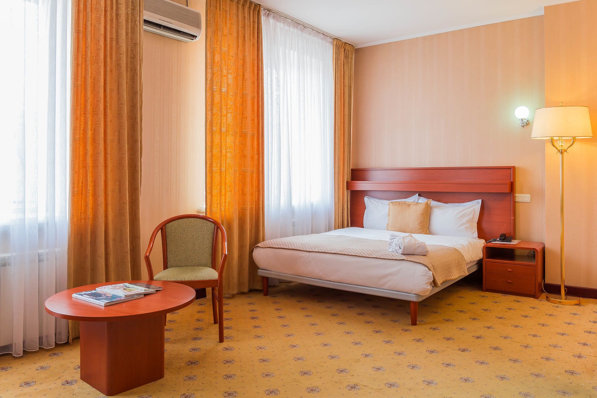 City Hotel Tien Shan