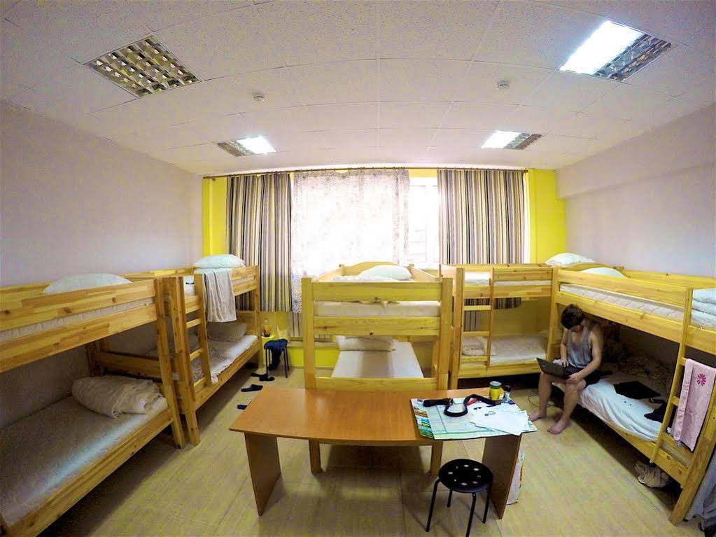 Hello Hostel