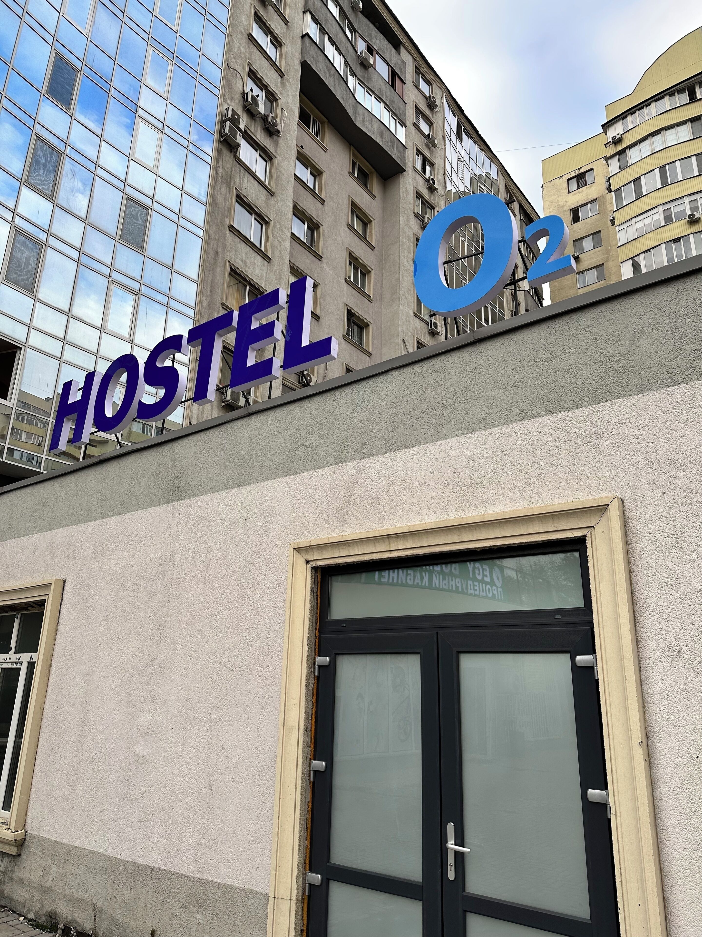 Hostel O2