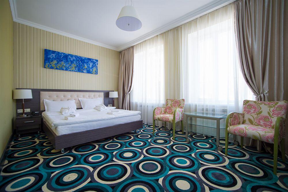 Mildom Hotel