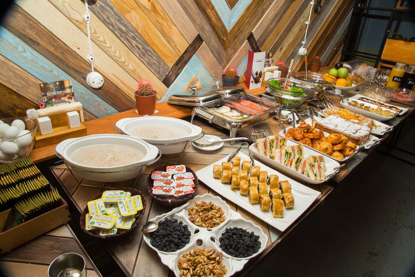Mildom Premium Hotel