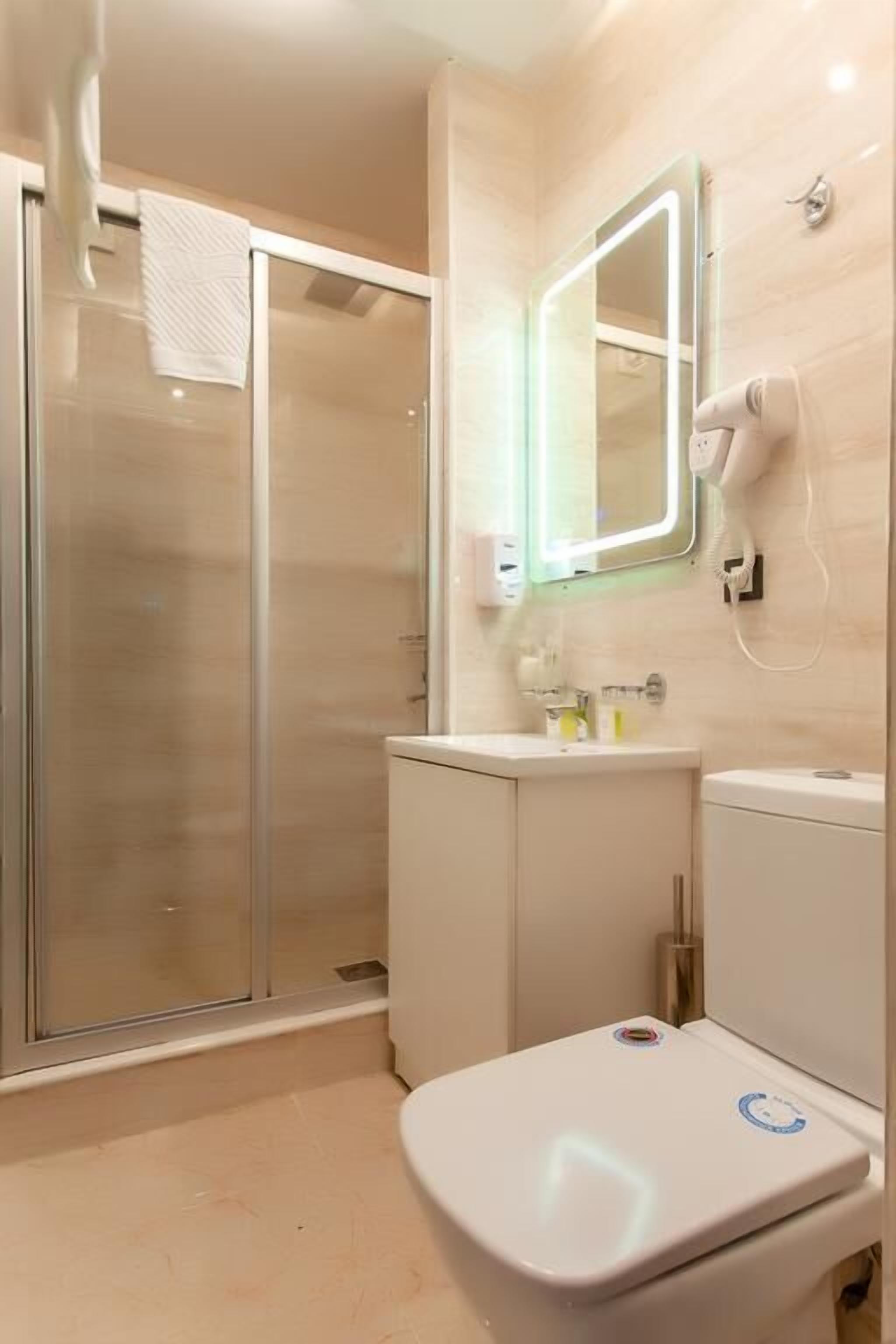Mildom Premium Hotel