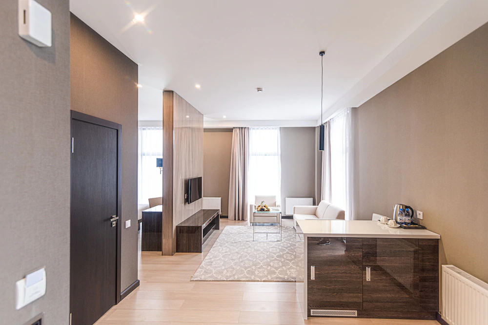 Resident City Hotel
