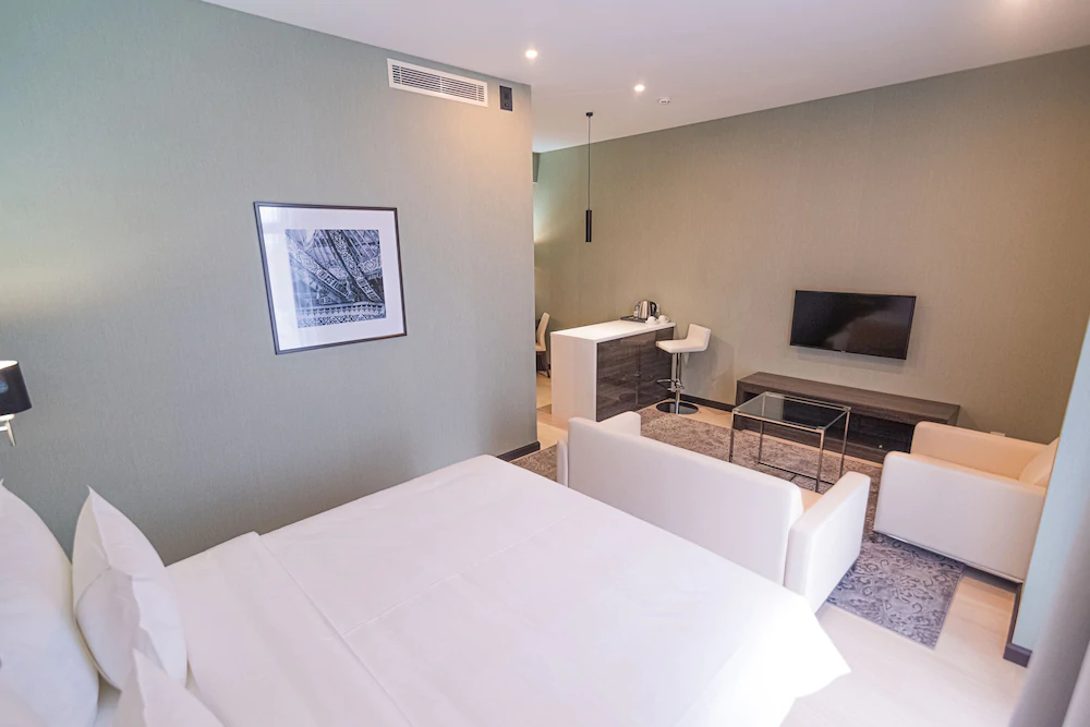 Resident City Hotel