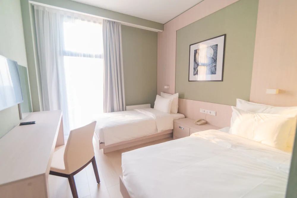 Resident City Hotel