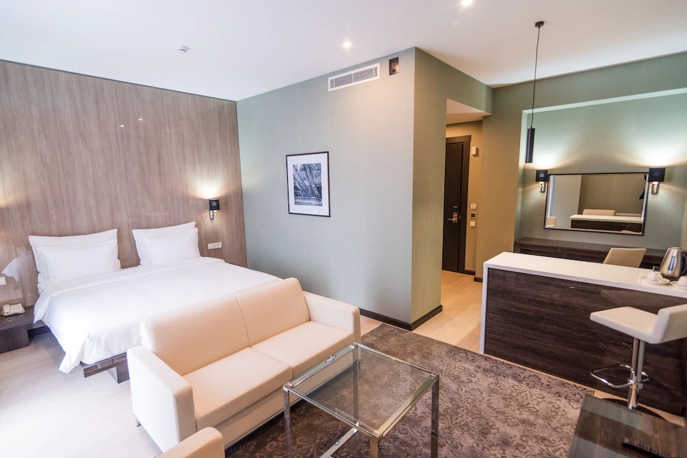 Resident City Hotel