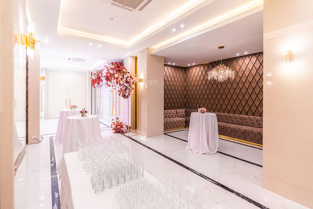 Resident City Hotel