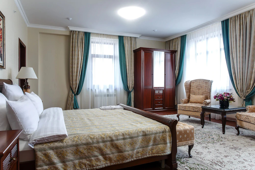 Alanda Hotel