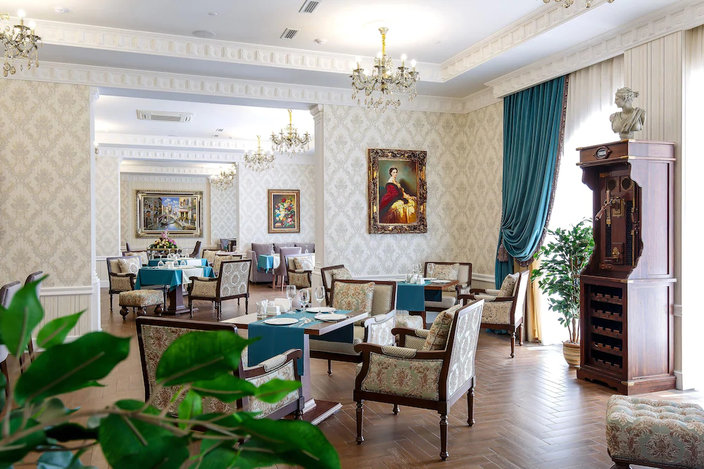 Alanda Hotel