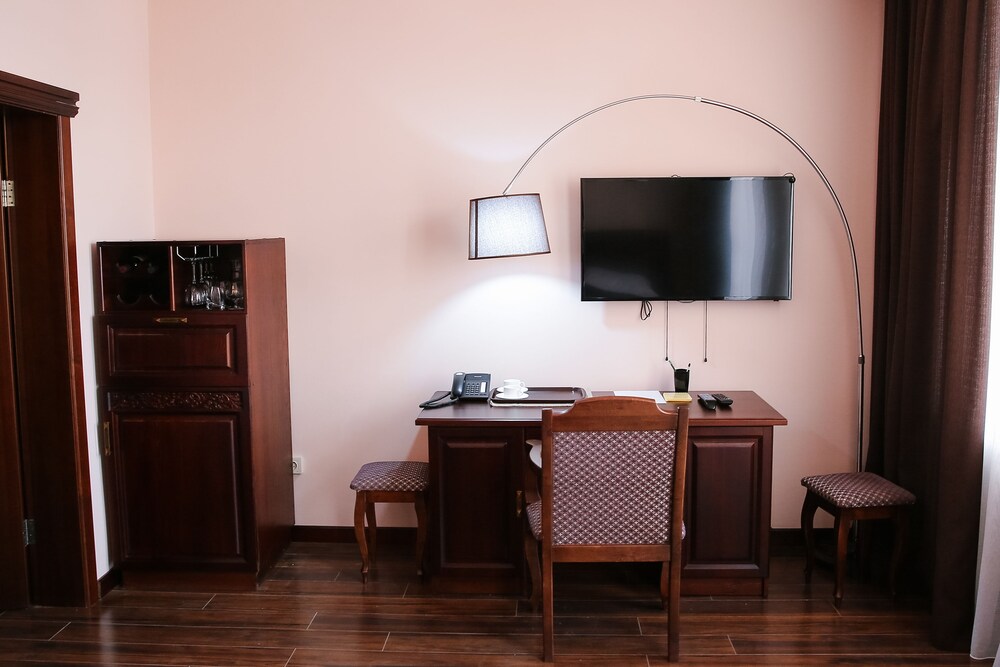 Dvin Hotel