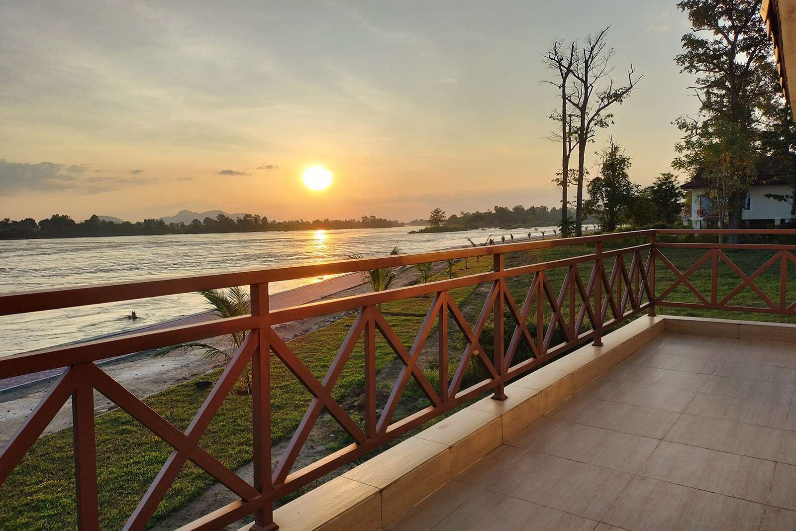 Melsweldon Laos Hotel
