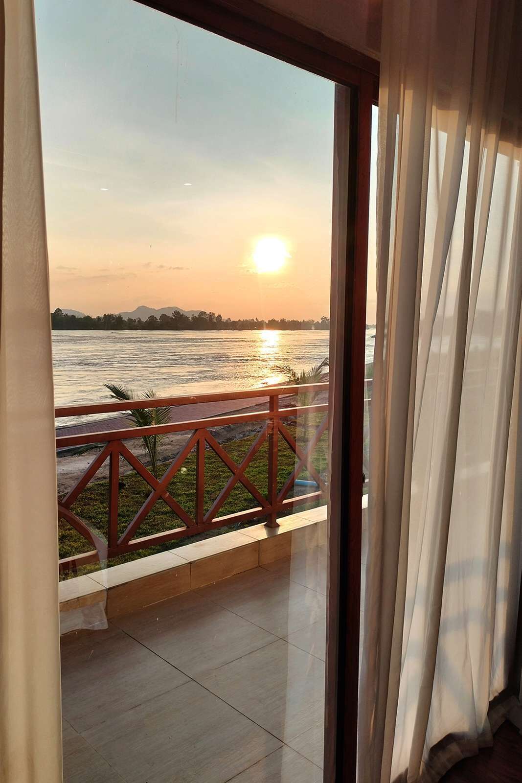 Melsweldon Laos Hotel