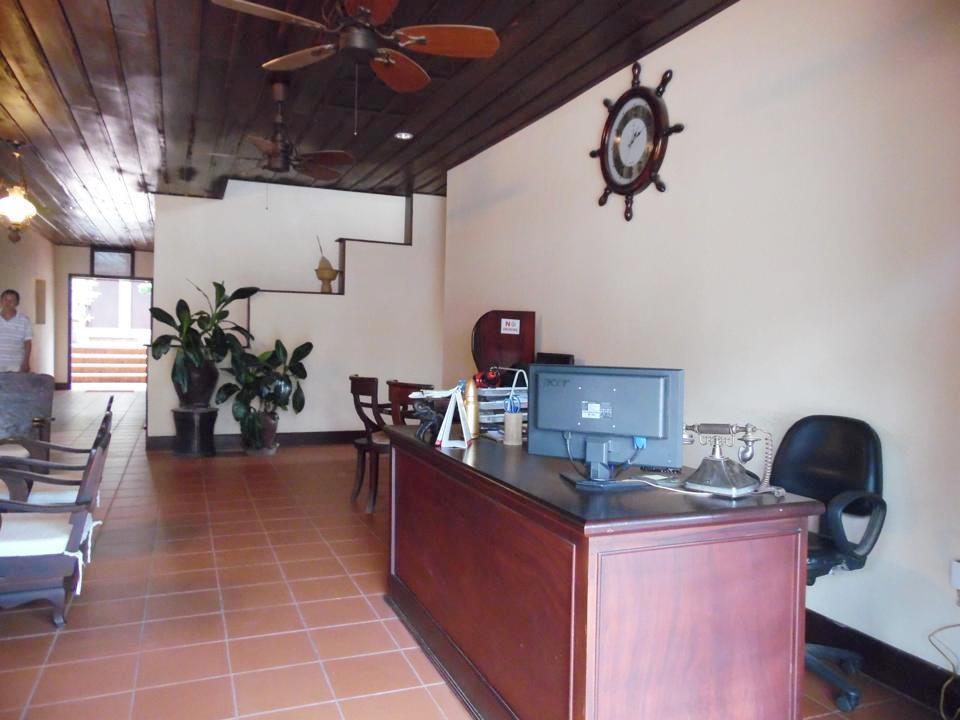 Bua Luang Hotel