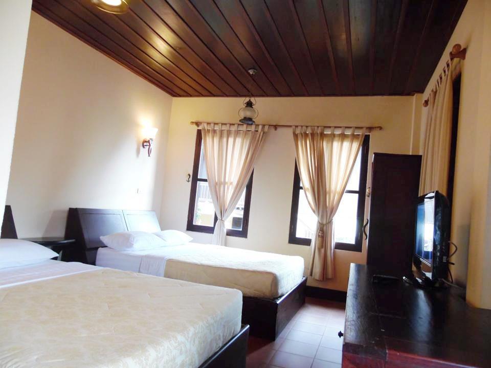 Bua Luang Hotel
