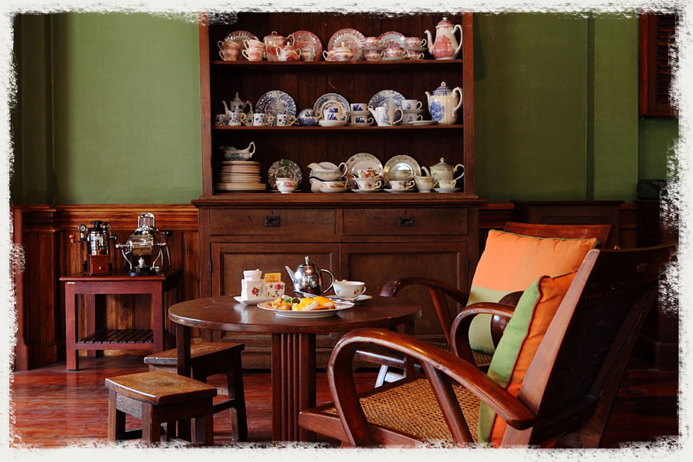 Cafe de Laos The Inn