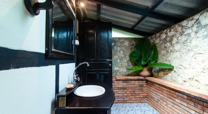 Hillside - Nature Lifestyle Lodge