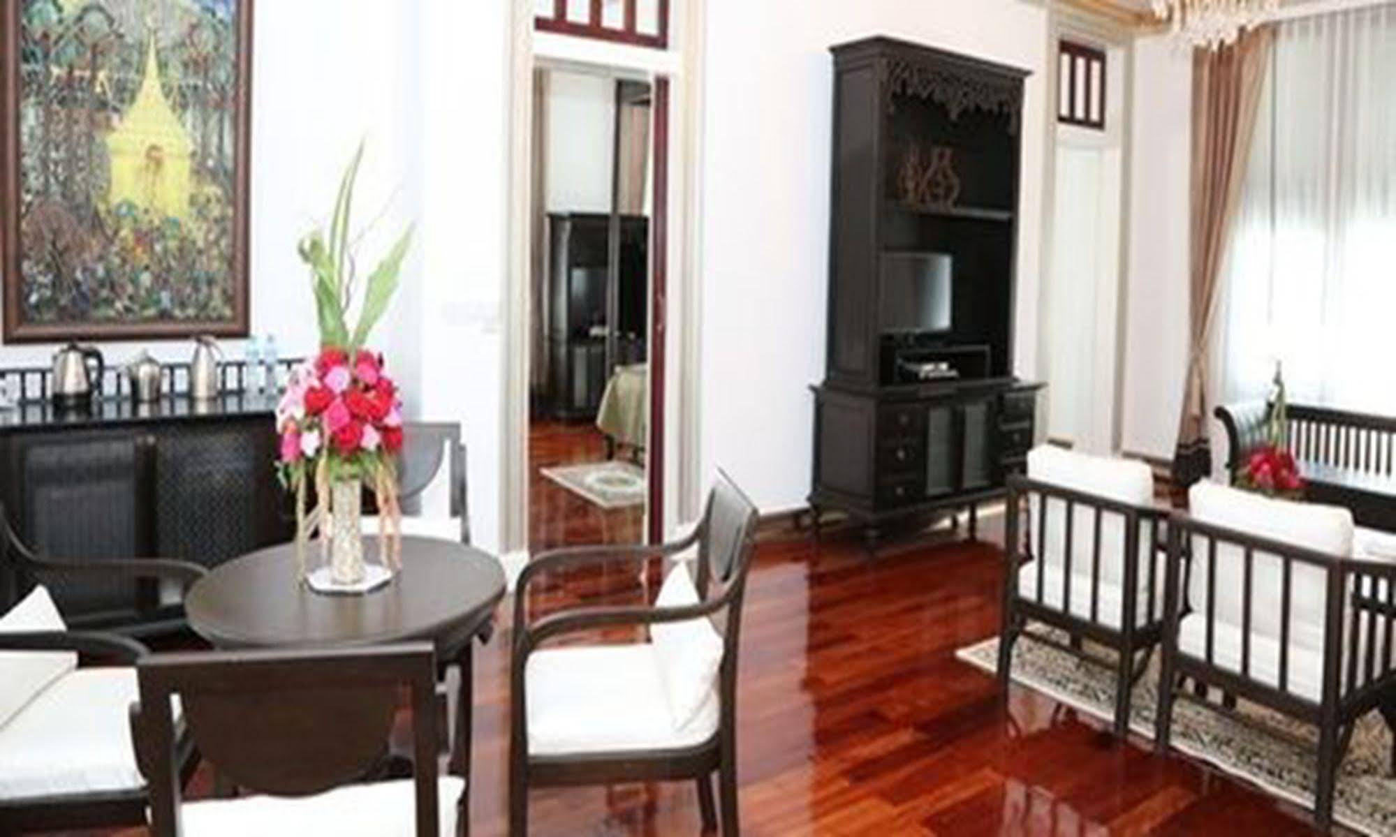 Jing Land Hotel