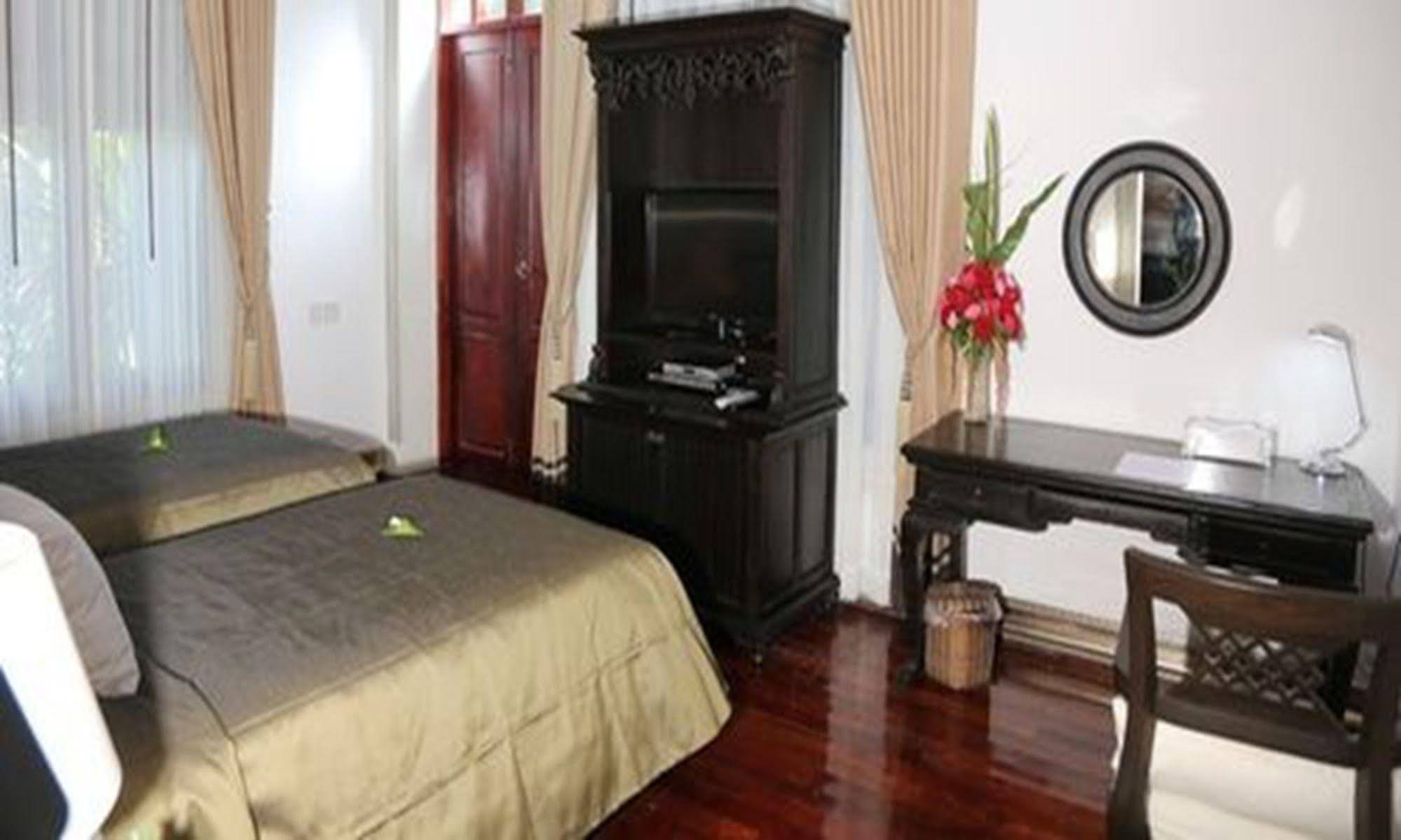 Jing Land Hotel