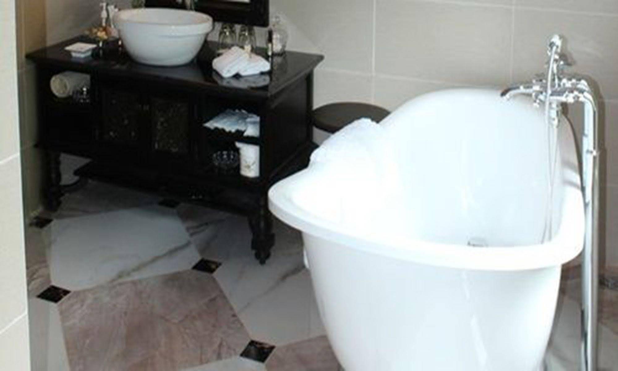 Jing Land Hotel