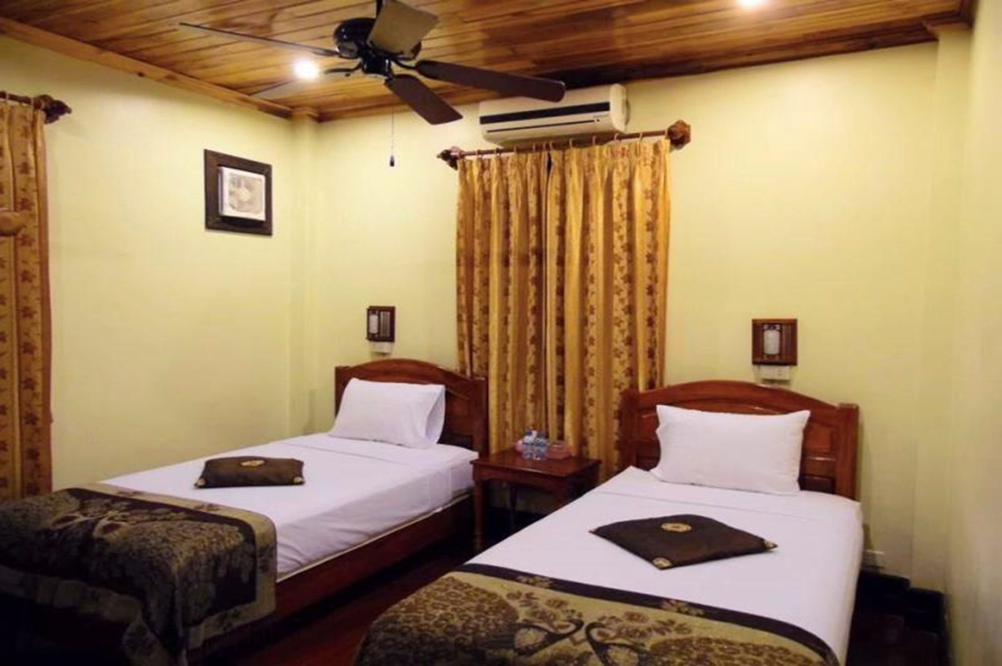 Lan Kham Riverside Hotel