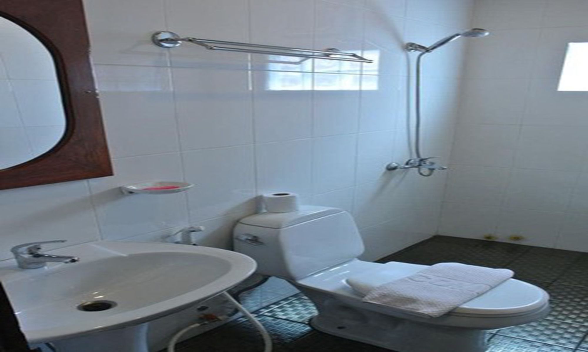 Lan Kham Riverside Hotel