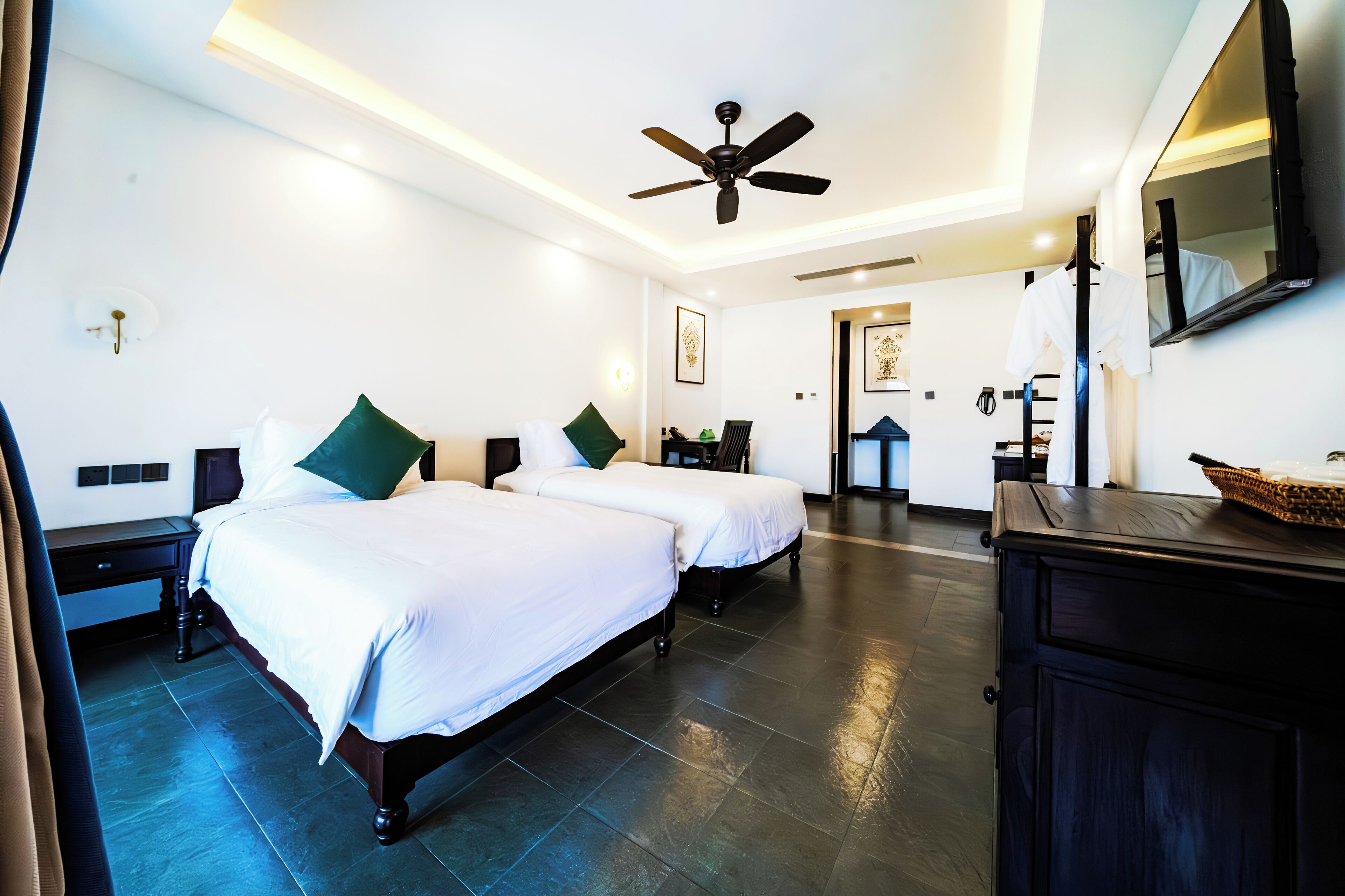 Manyo Hotel And Resort