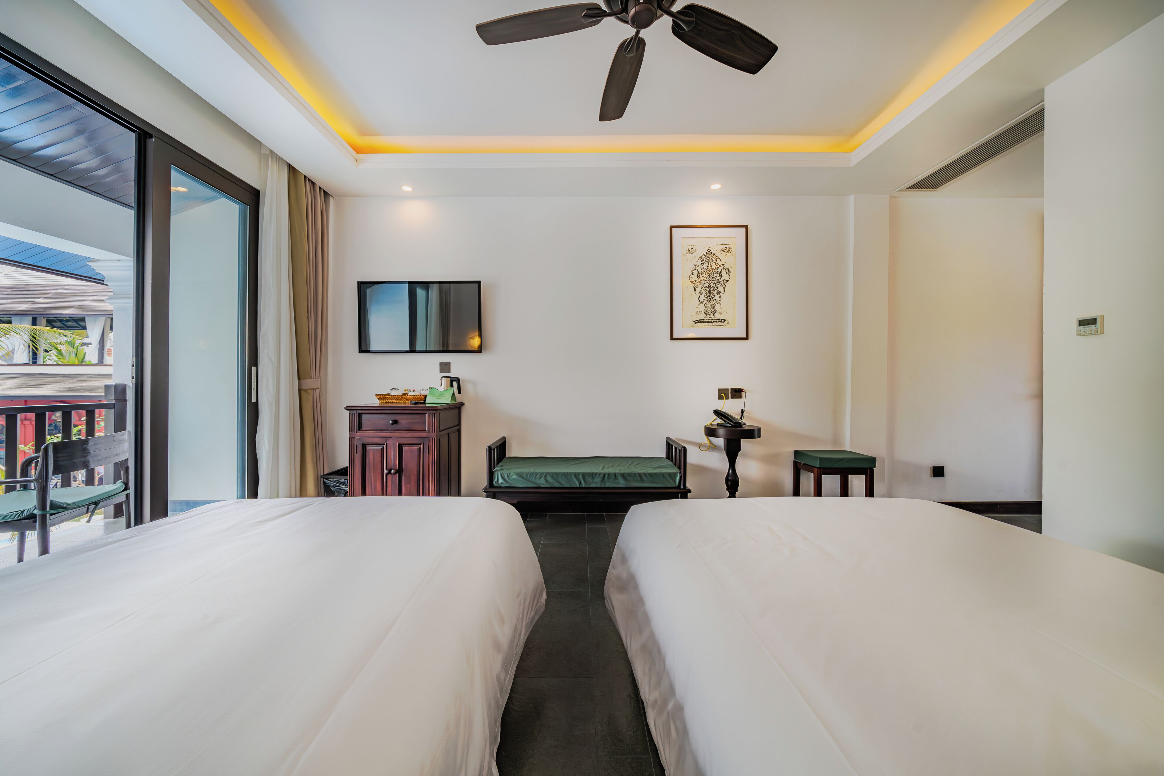 Manyo Hotel And Resort