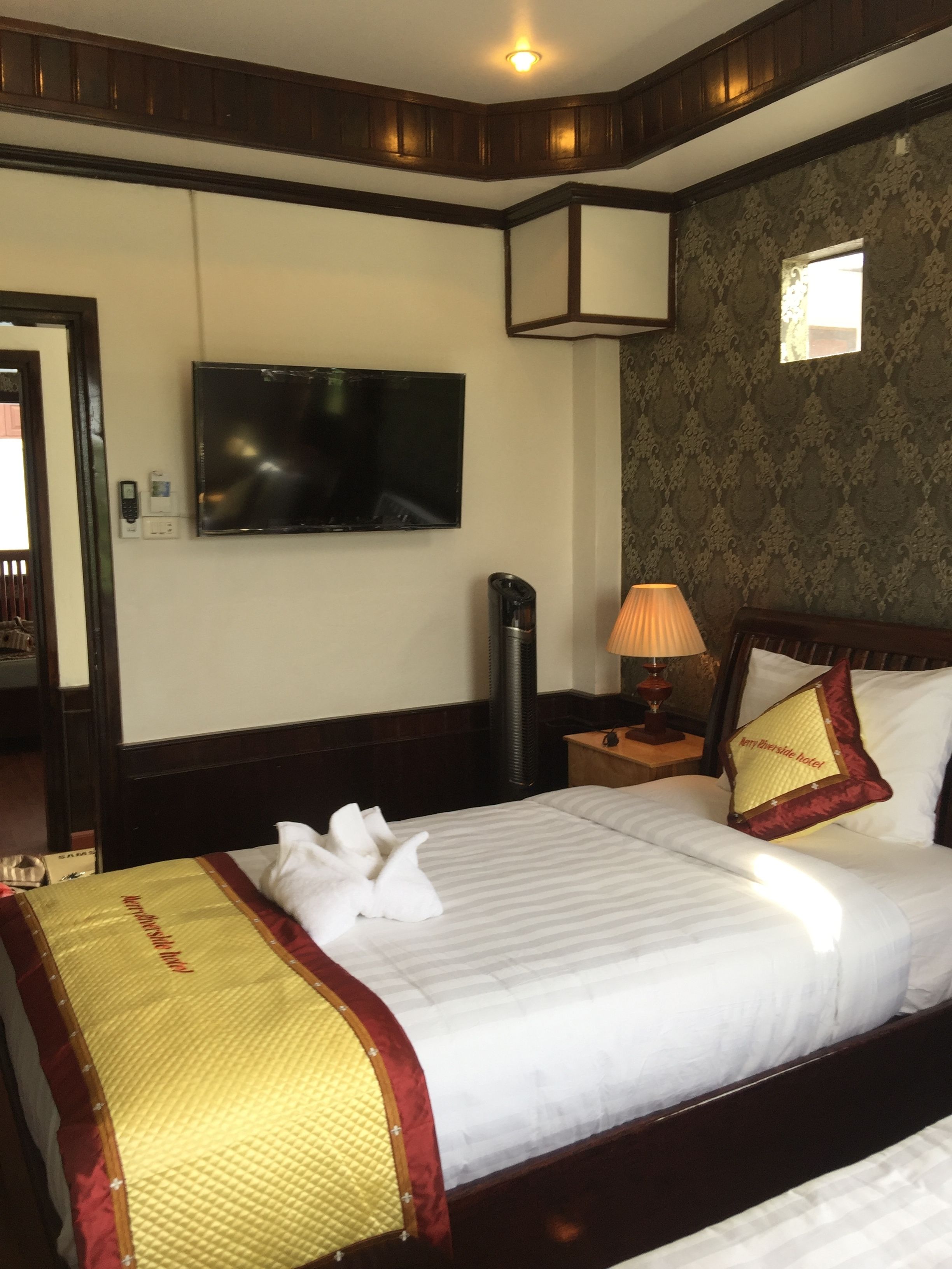 Merry Riverside Hotel