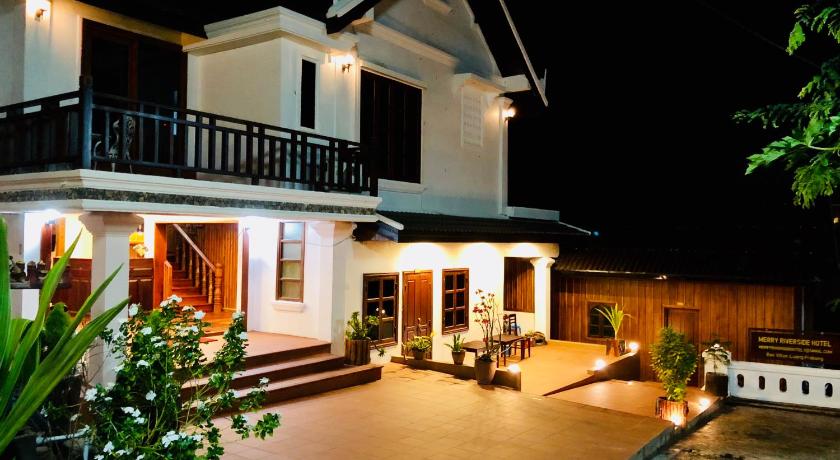 Merry Riverside Hotel