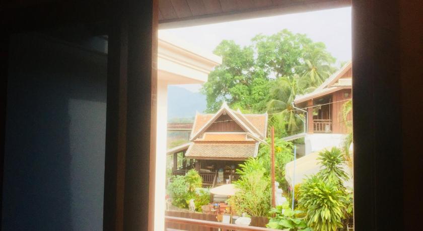Merry Riverside Hotel