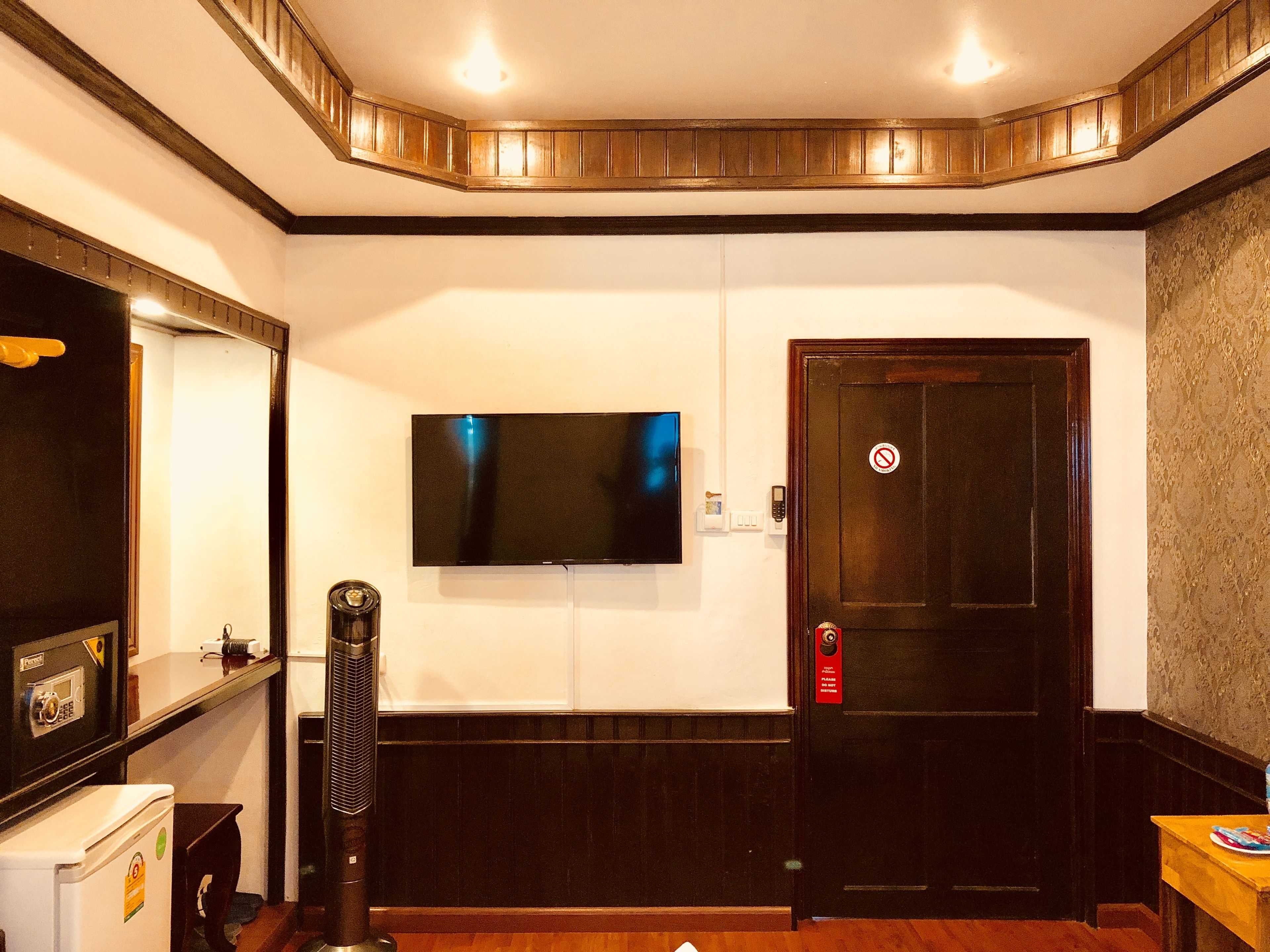 Merry Riverside Hotel