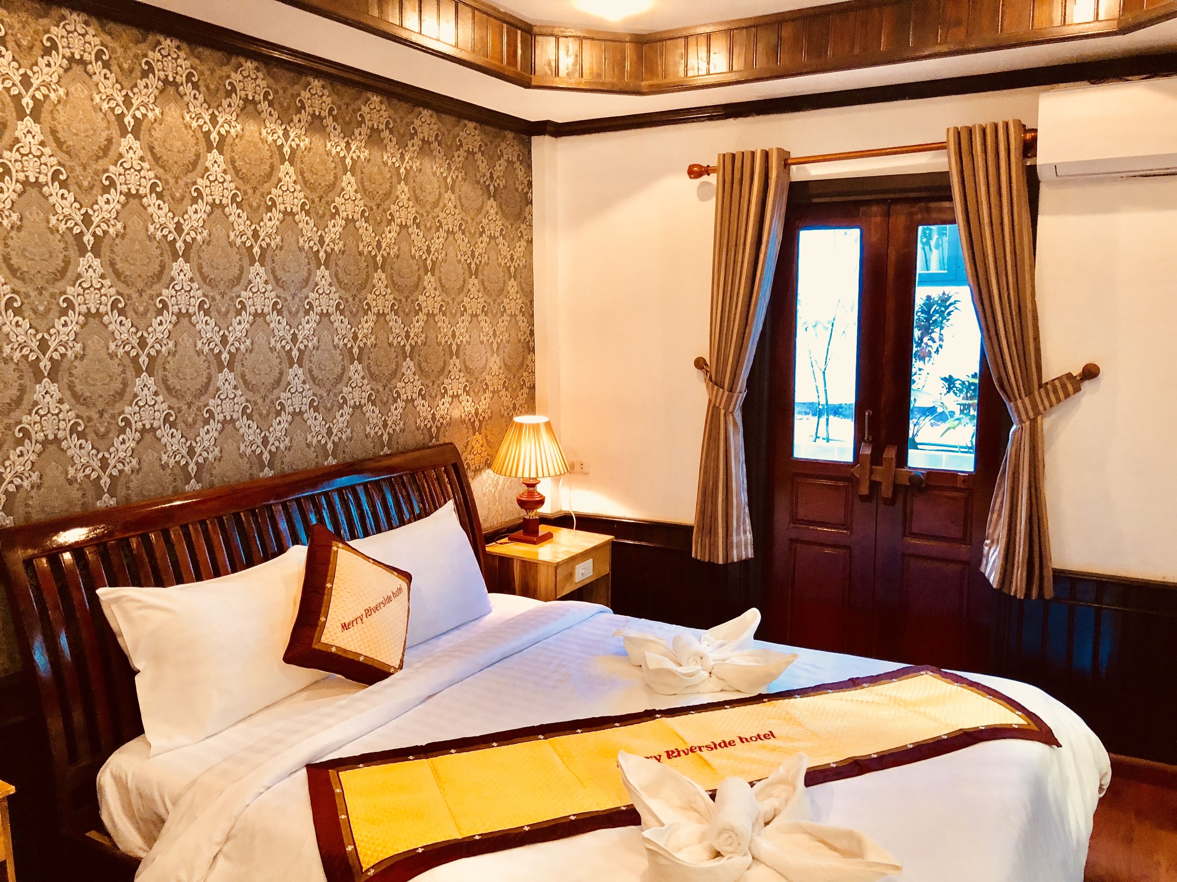 Merry Riverside Hotel