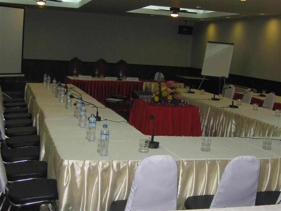 Chitchareune Muangluang Hotel