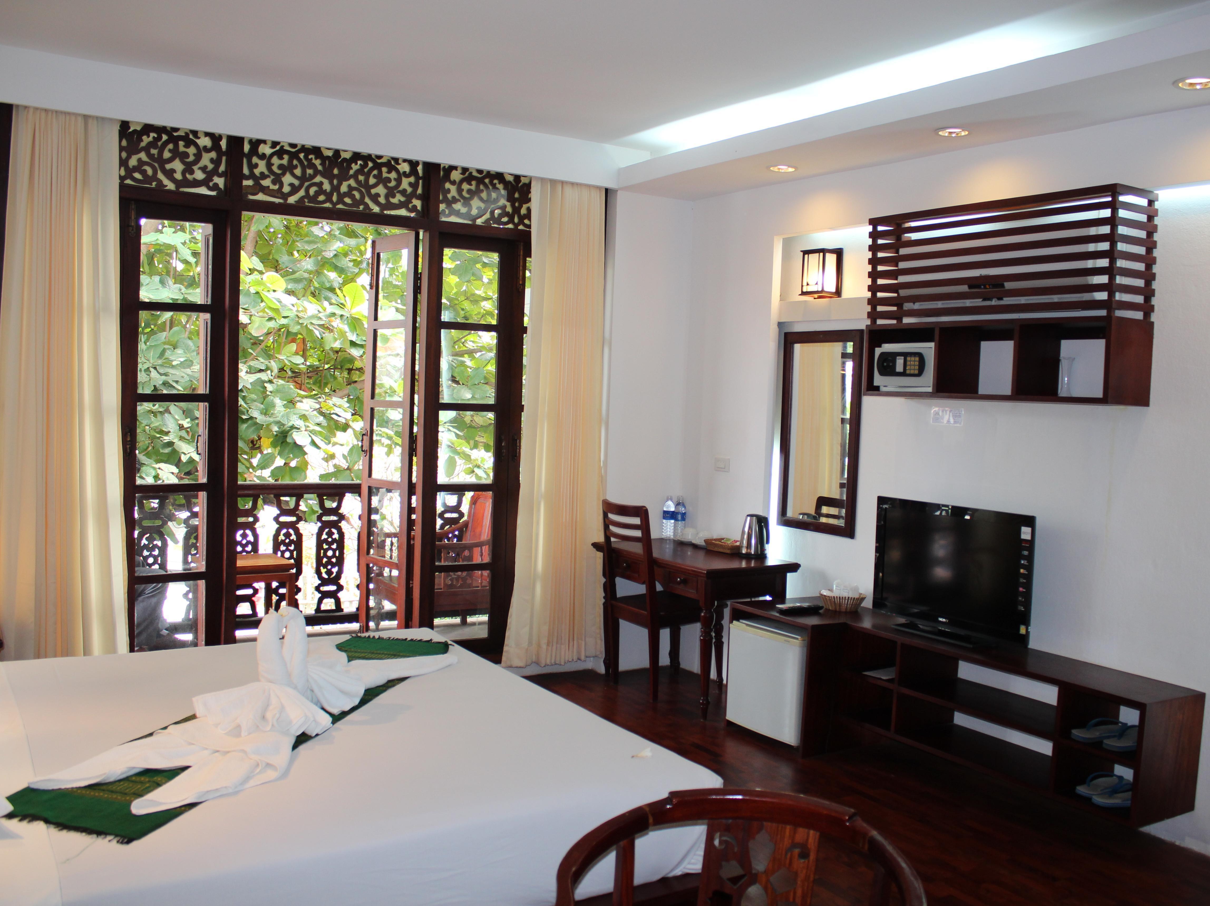 Chitchareune Muangluang Hotel
