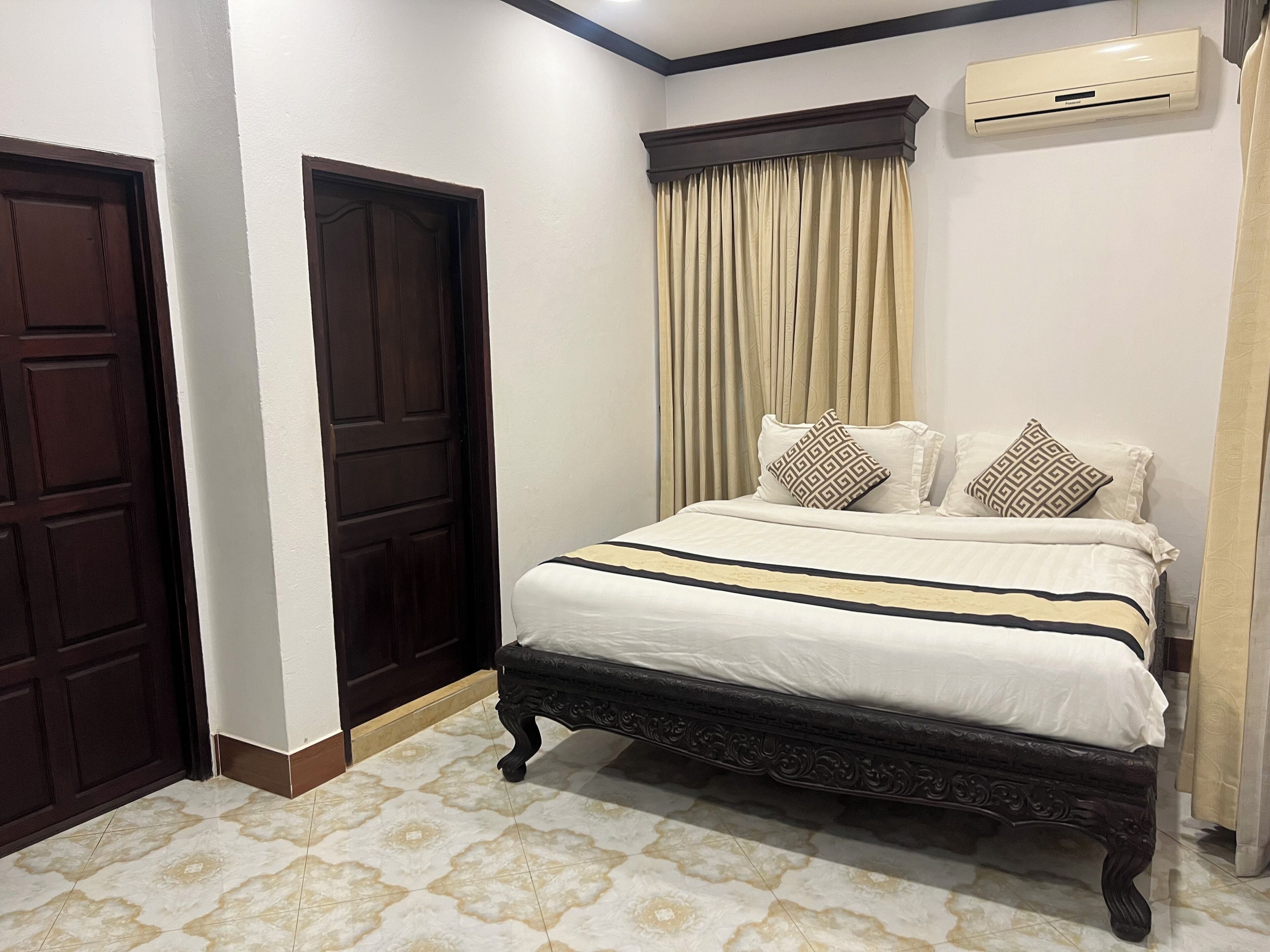 Restaurant Luang Prabang Bakery & Guest House