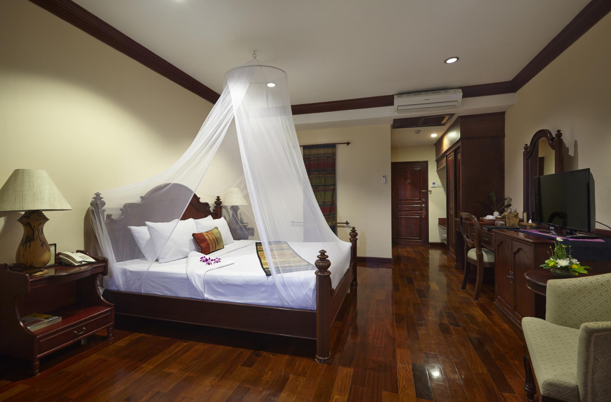 Santi Resort & Spa