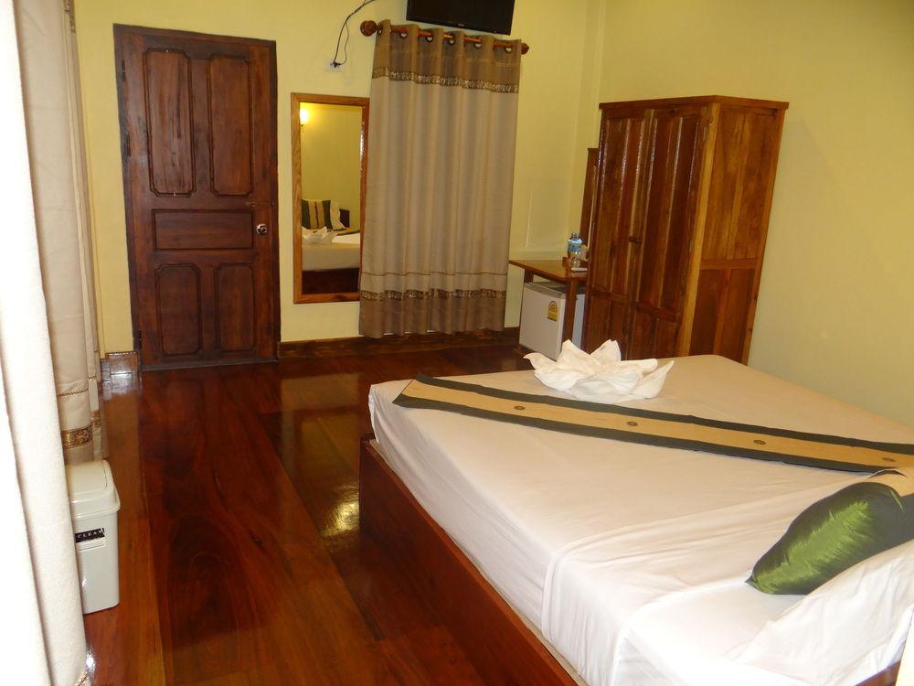 Villa Somphong