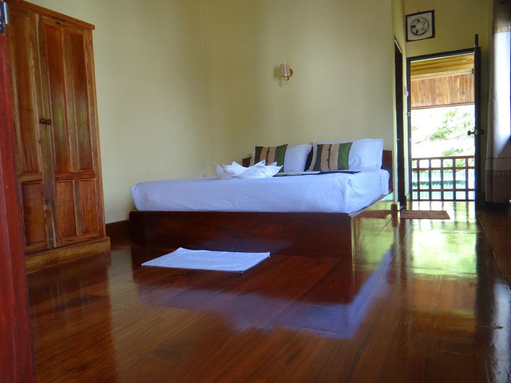 Villa Somphong