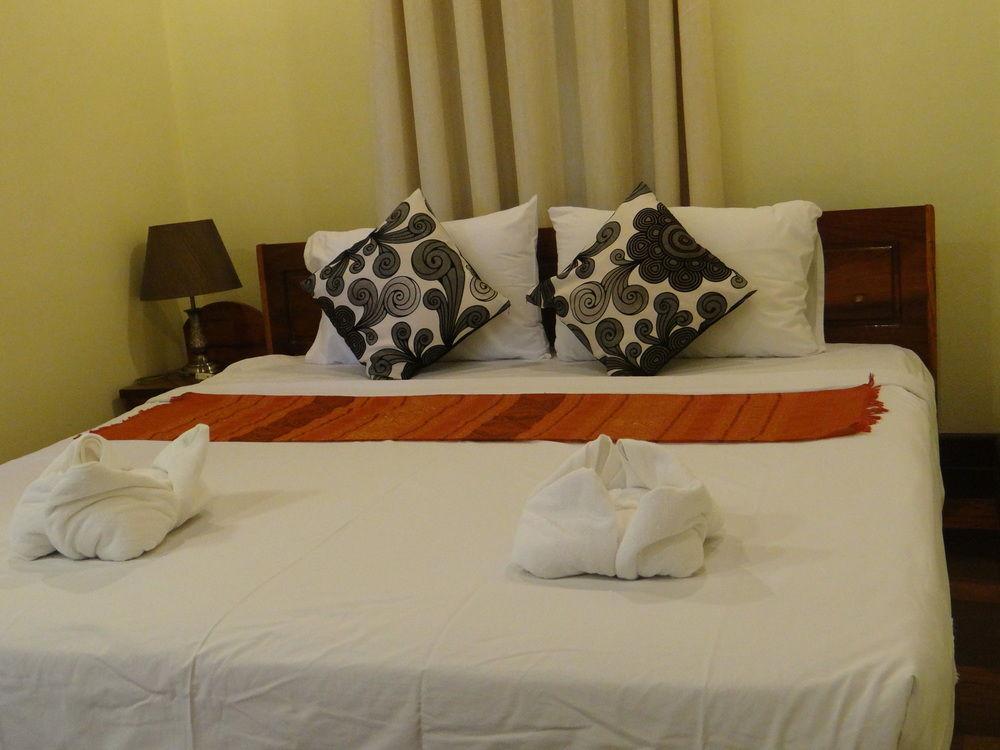 Villa Somphong